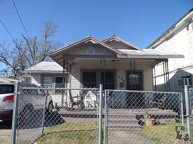 1st image of 104 Leona St