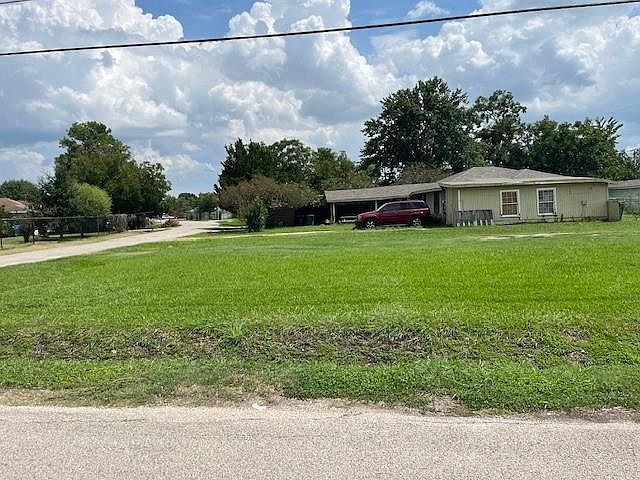 2nd image of 0 Firefly Ave