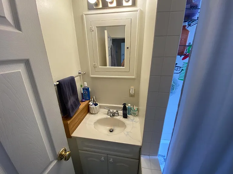 909 Barland St — Photo 13