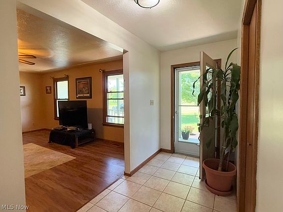 4th image of 28509 Hawley Rd