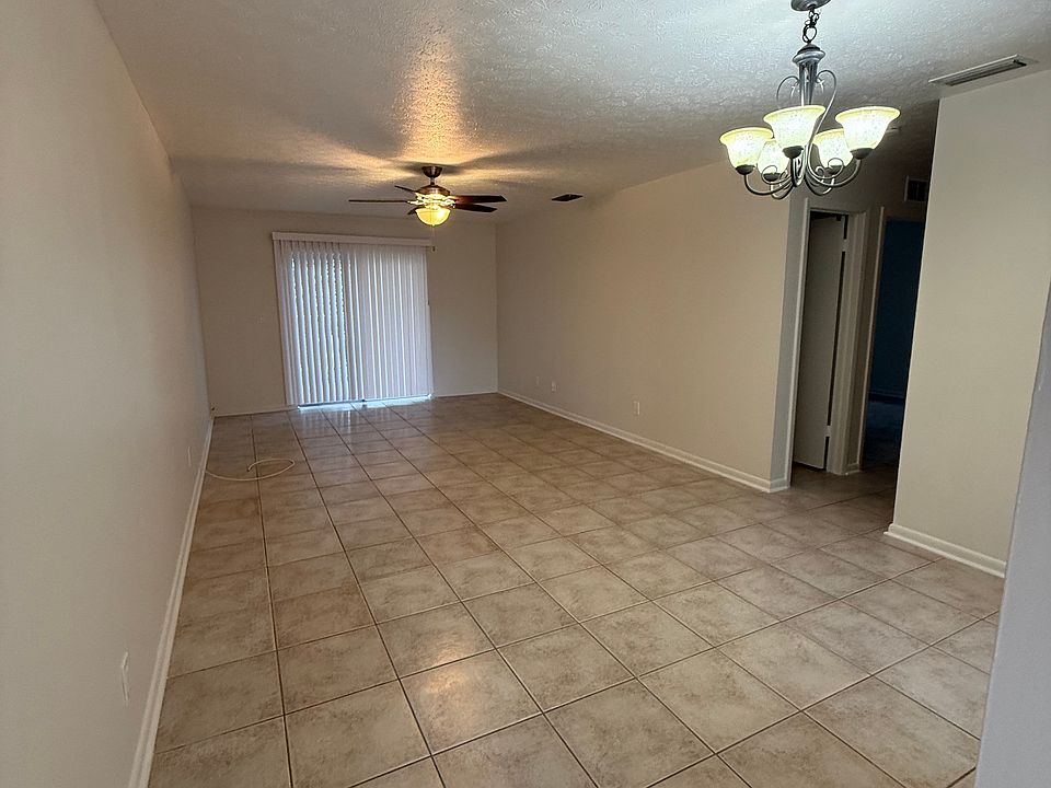 1st image of 4911 York St APT 4