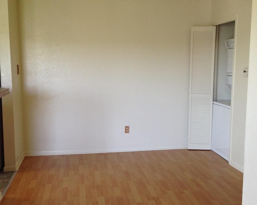 Living / Dining Area