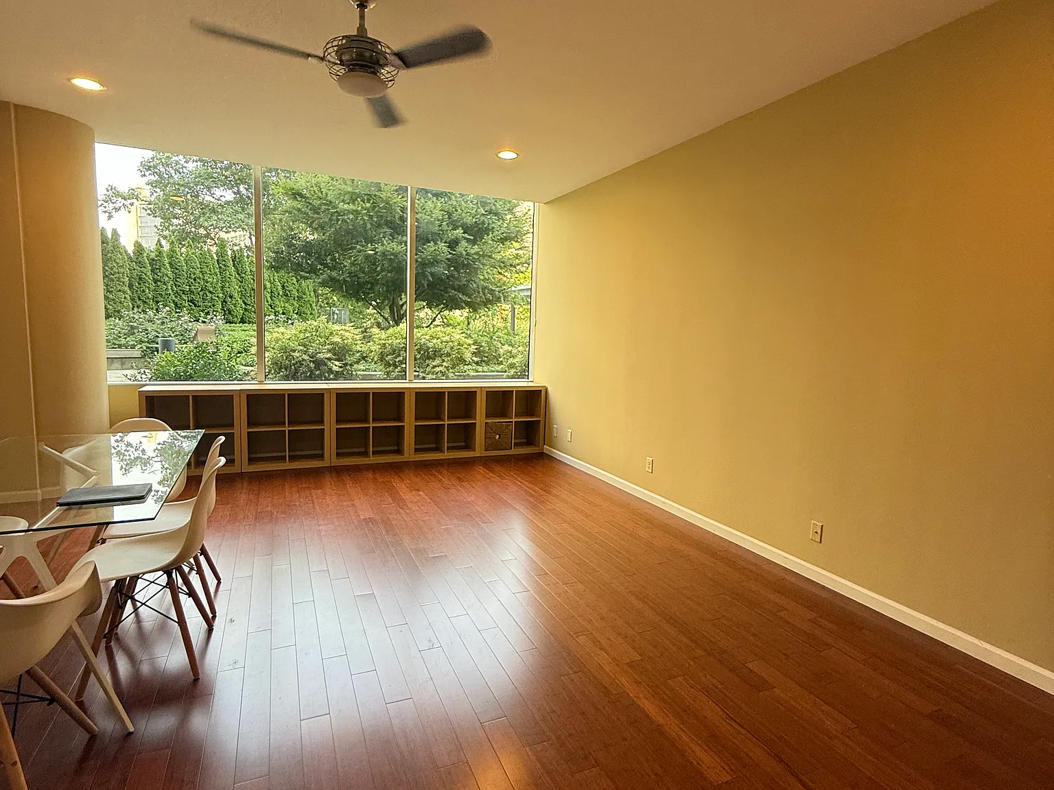 1 bed, 845 sqft, $1,899 — Photo 3