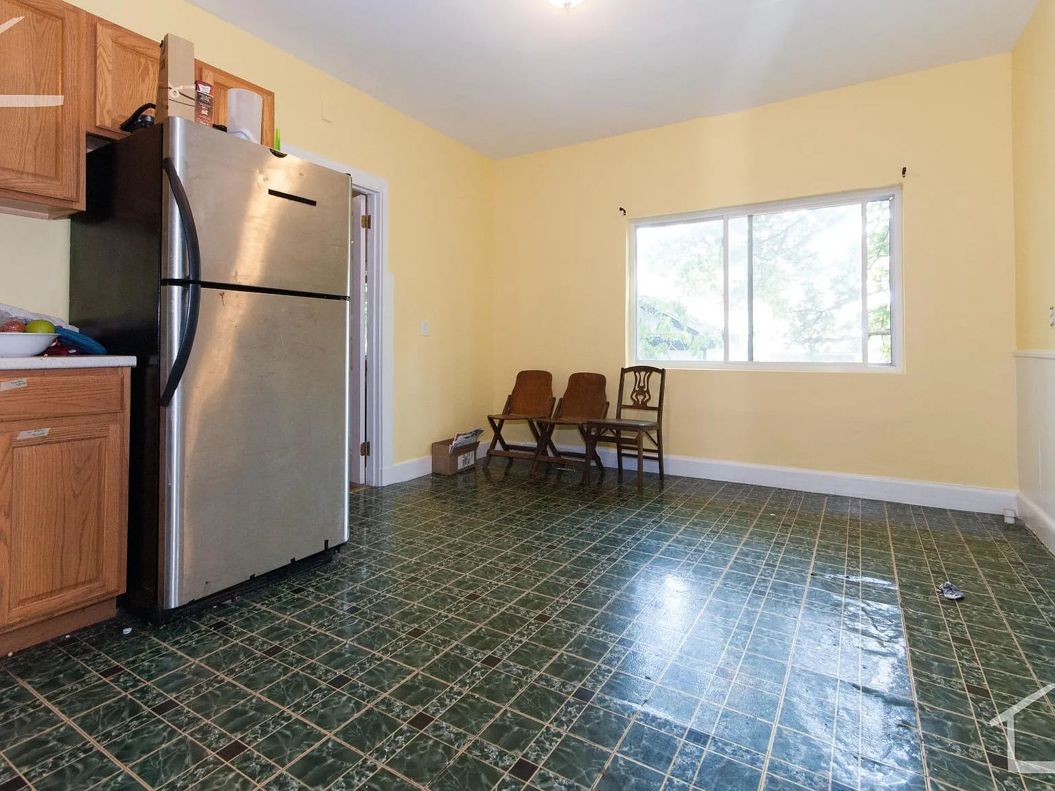 5 bed, 2.0 bath, $4,900 — Photo 2