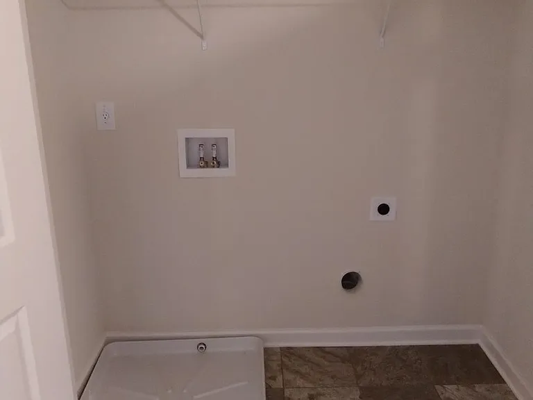 406 Erin Ct — Photo 15