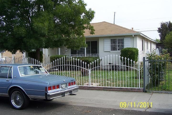 2nd image of 2302 Scribner St