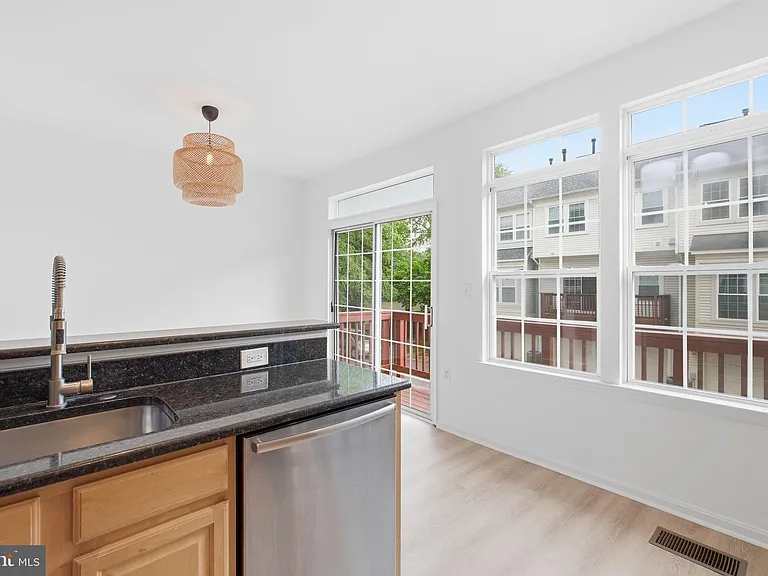 4067 Fountainside Ln — Photo 18