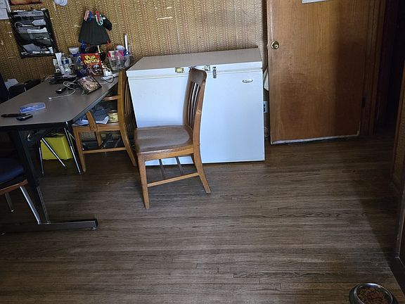 4th image of 3308 Clifton Ave