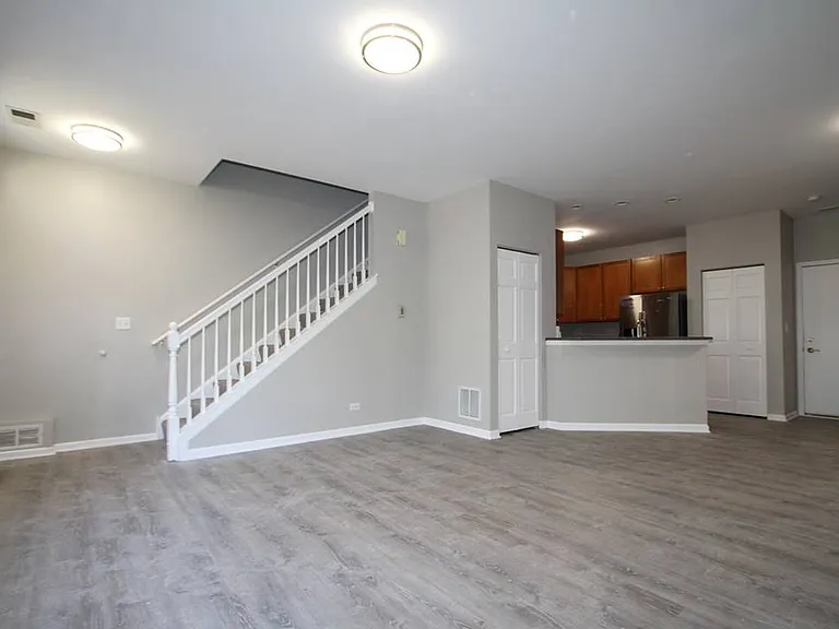353 Springbrook Trl S — Photo 5
