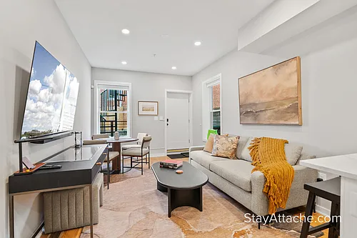 418 Street SE #B Photo 1