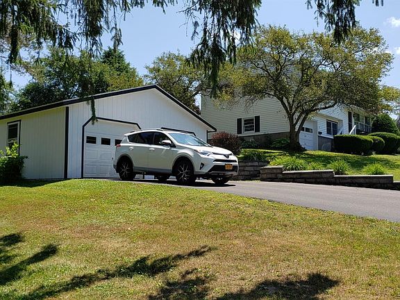 3rd image of 24 Siver St