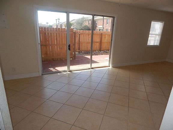 4th image of 903 Palm Springs Blvd APT B