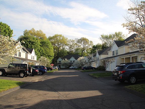 3rd image of 289 New Haven Ave Unit U