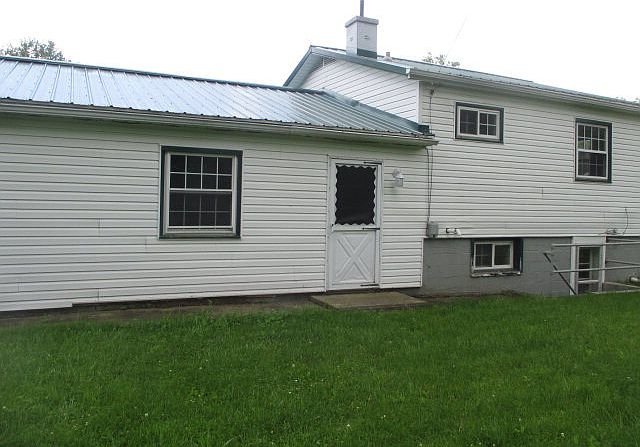 2nd image of 1281 Warner Ave