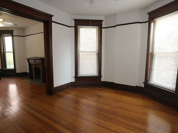 3rd image of 851 W Wellington Ave #K1r1