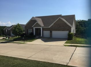 3 Fox Trotter Ct, High Ridge, MO 63049