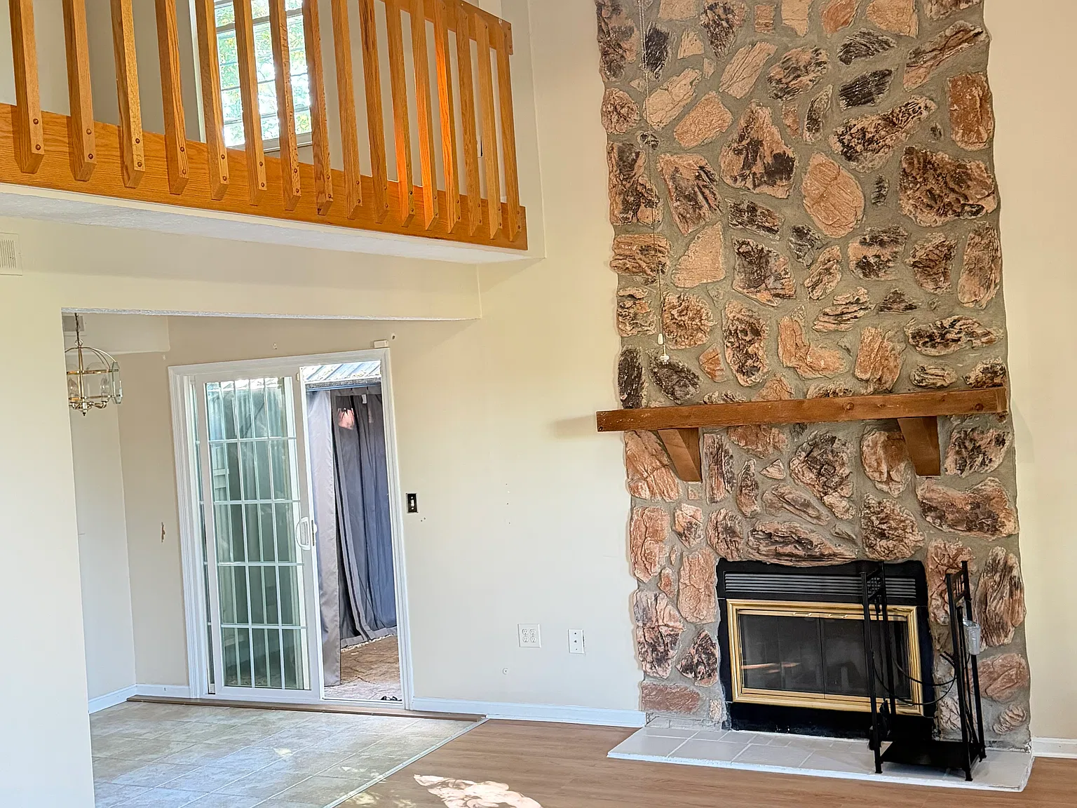 2 bed, 1030 sqft, $1,570 — Photo 2