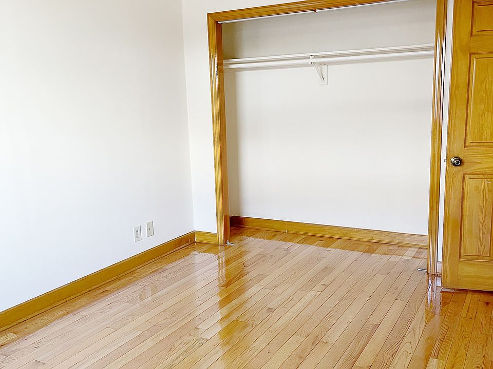 2nd image of 36 194th St