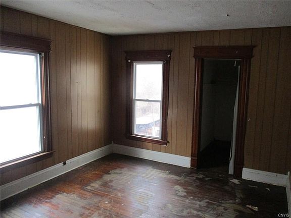 5th image of 142 W Ostrander Ave