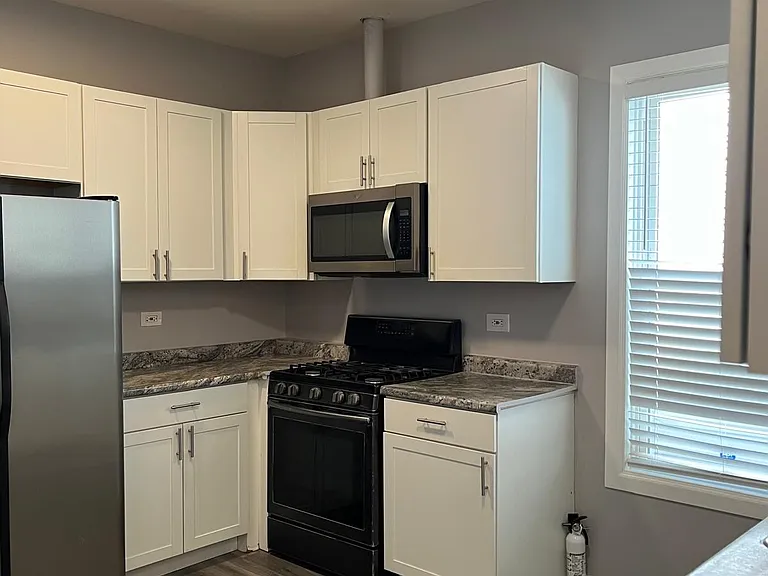 7820 S Langley Ave #2 — Photo 10