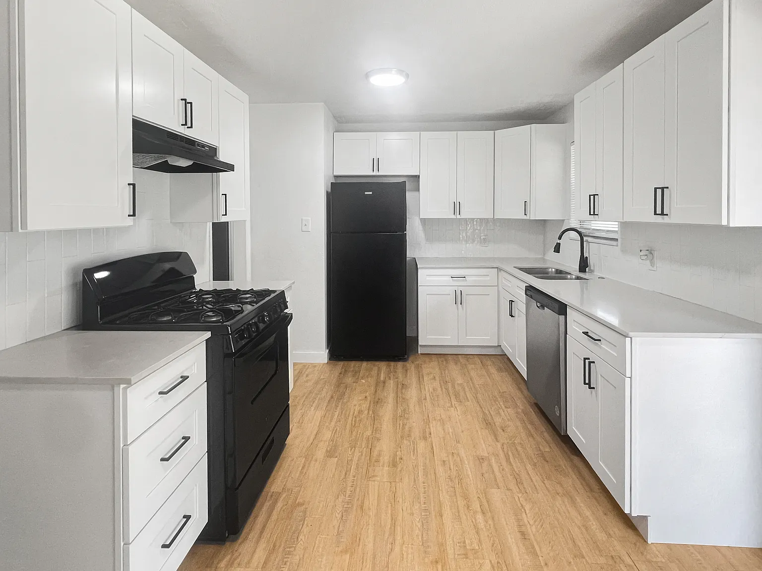 4533 Southwest Beta Avenue - 1 — Photo 4