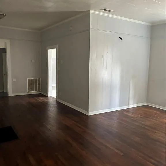 61 Alexander St — Photo 3