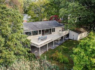 2 Buckingham St, Barrington, RI 02806
