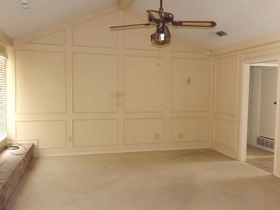 4th image of 7001 Vicksburg Ave