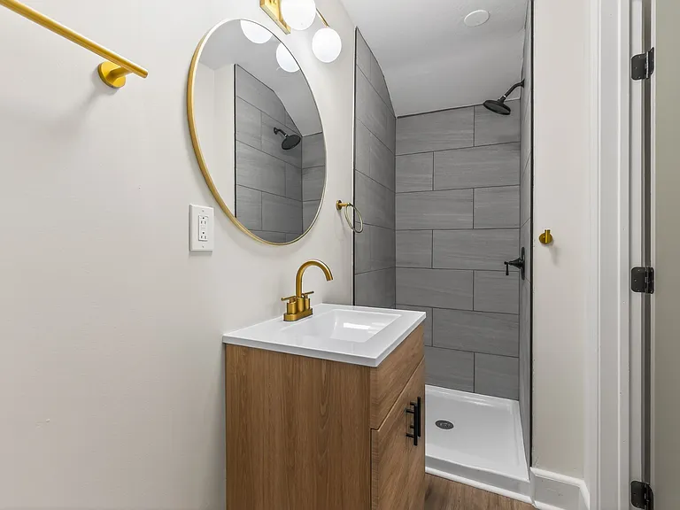 2711 Elmwood Ave — Photo 4