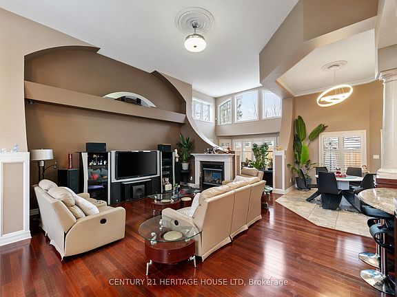 5th image of 7 Edwin Dr