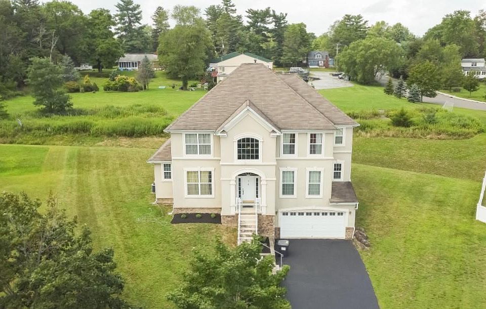 1st image of 5 Blossom Court