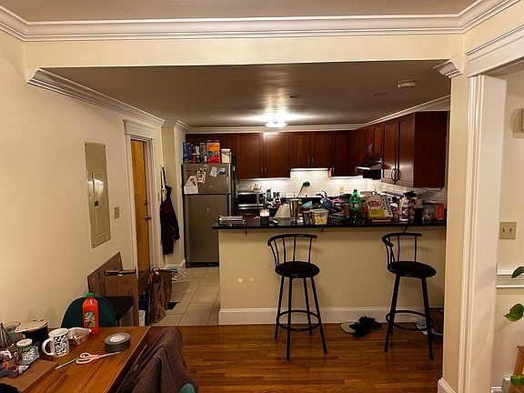 5th image of 27B Glenville Ave #B