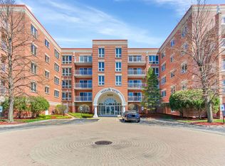 4655 N Cumberland Ave APT 204, Norridge, IL 60706
