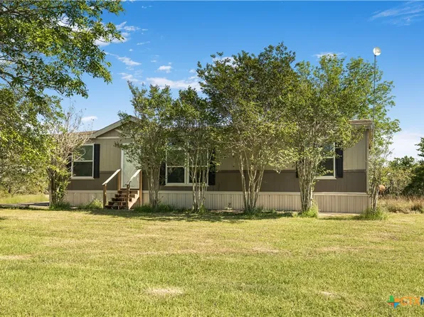 82 Stoney Ln, Victoria, TX 77905