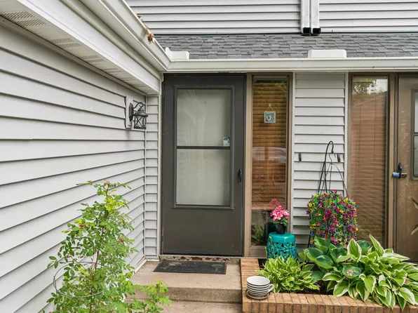 3030 Shields Dr APT 101, Eagan, MN 55121