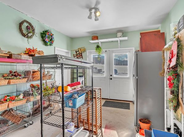 2998 Green Valley Rd, Peterstown, WV 24963