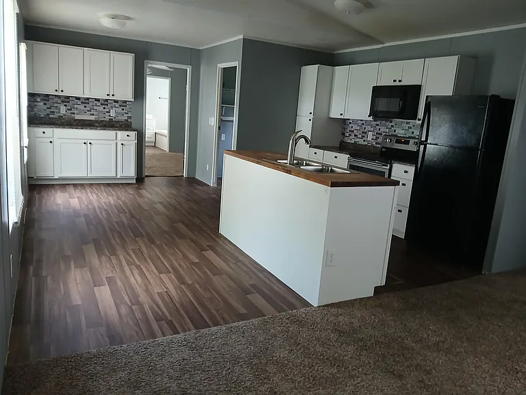 305 Elms Rd #4A — Photo 3