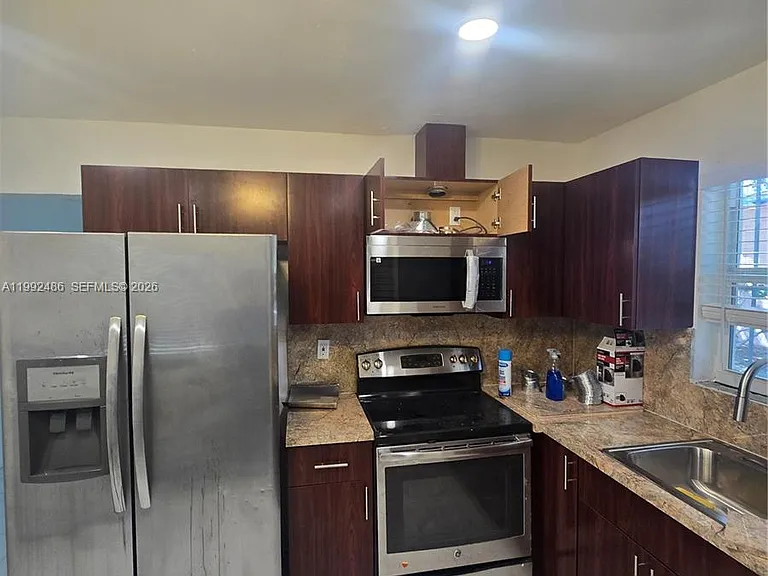 6231 NE 1st Ave #2 — Photo 6