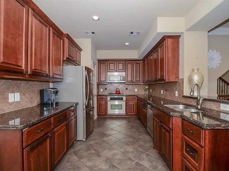 4018 Childress St #C — Photo 8