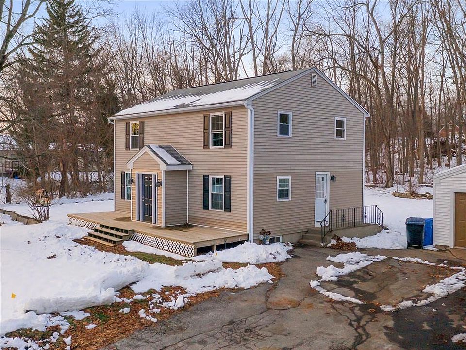 1st image of 14 Meadowbrook Dr