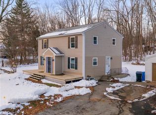 14 Meadowbrook Dr, Cumberland, RI 02864