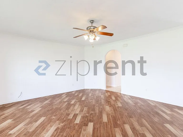 1803 Jesse Dr — Photo 4