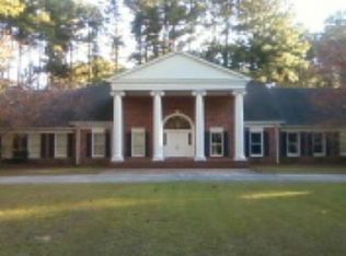 641 Maple Wood Dr, Lawrenceville, GA