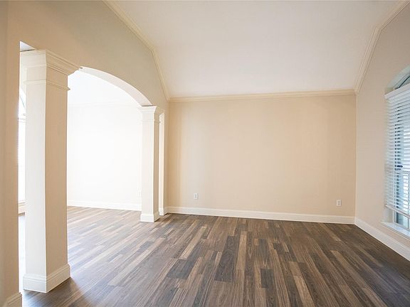 5th image of 3238 Autumn Forest Dr