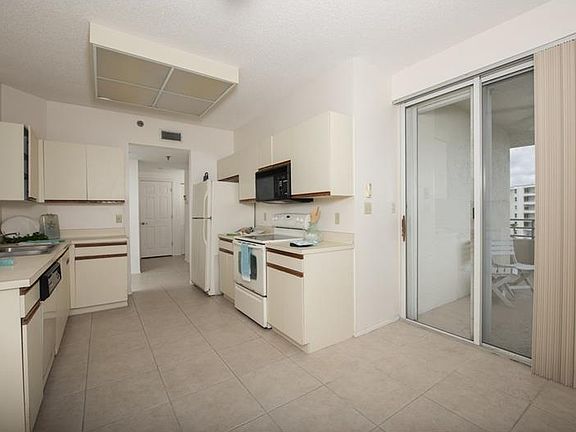 4th image of 7974 Sailboat Key Blvd S APT 601