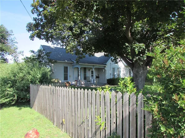 1111 E Marion St, Knoxville, IA 50138
