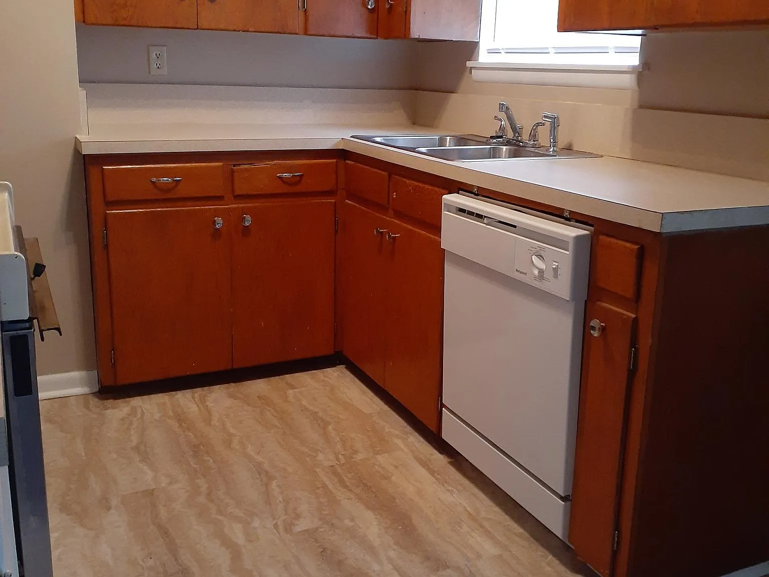 3 bed, 950 sqft, $1,295 — Photo 4