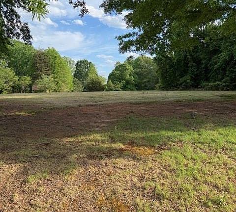3rd image of 919 County Home Rd