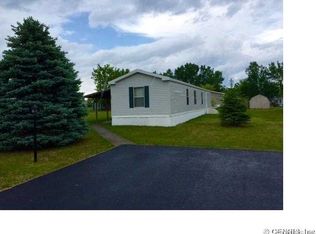 121 Kateland Ln, Bloomfield, NY 14469