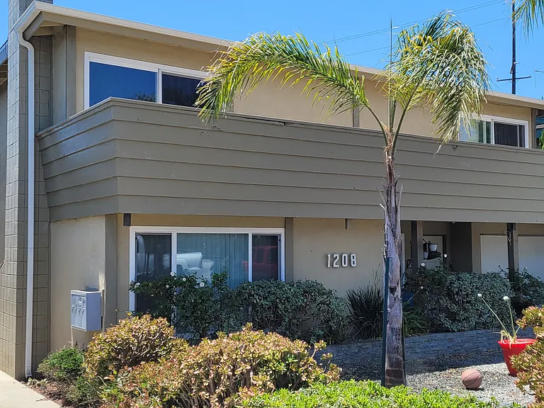 1208 Amethyst St #B — Photo 1